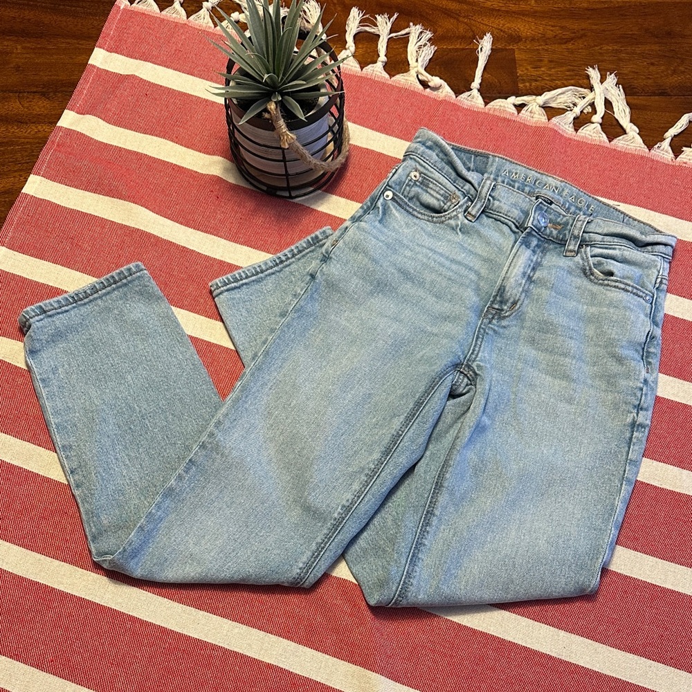 American Eagle Women’s Size 000 Light Wash Stretch Jeans